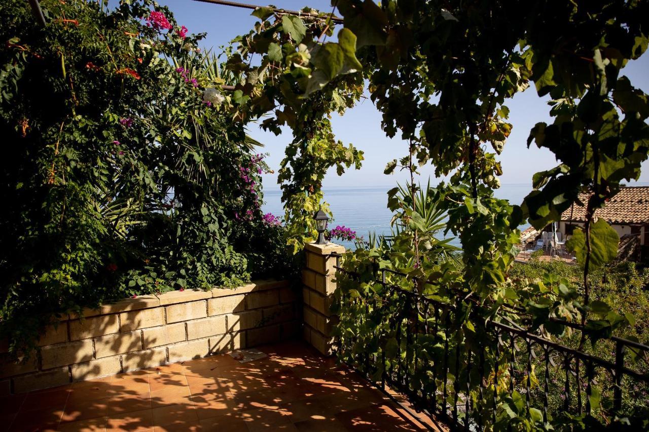 Villa Con Piscina Vista Mare Санто-Стефано Экстерьер фото